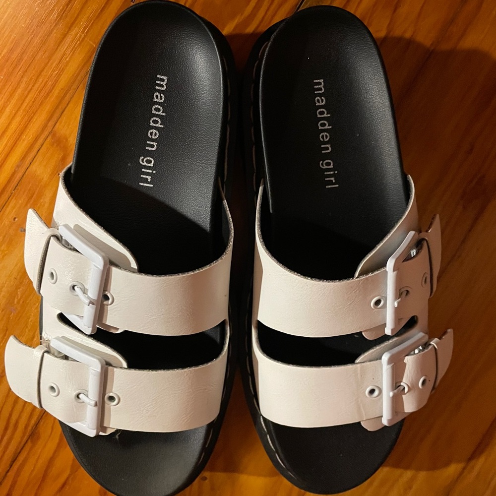 Madden girl dizzy white sandals size 7